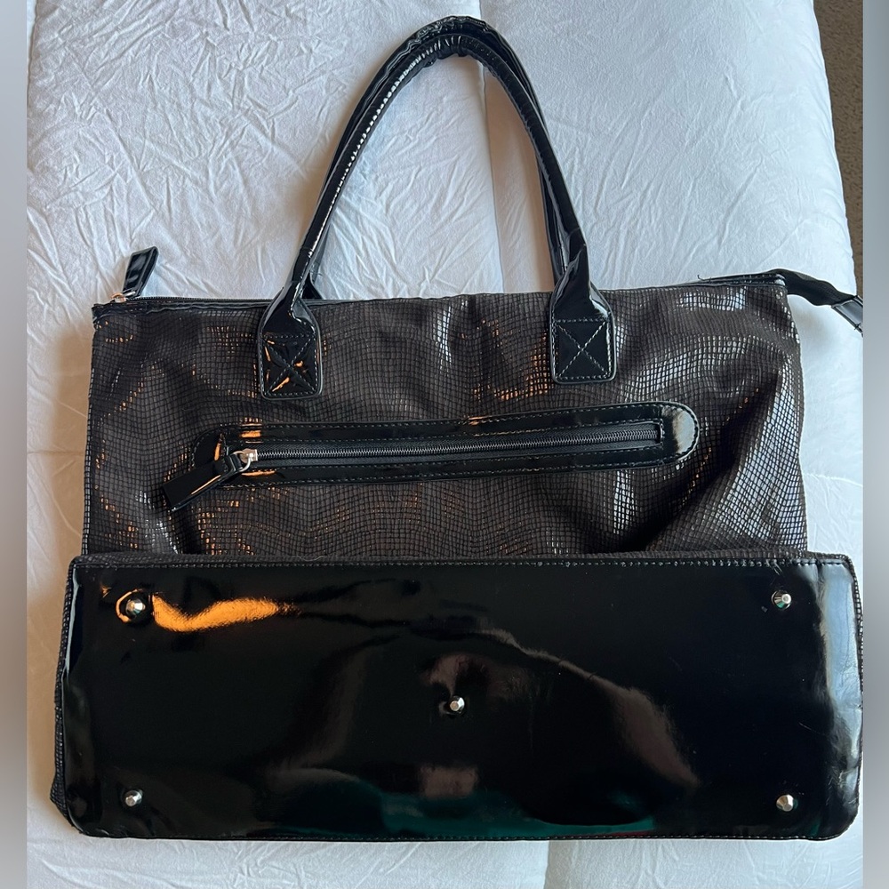 Jessica Simpson Stylish Brown Large Overnight/Travel Tote Bag - Picture 4 of 4